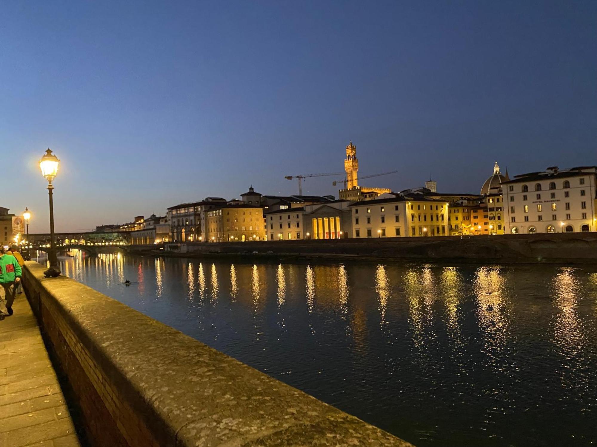 דירות Un Bacio A Firenze מראה חיצוני תמונה